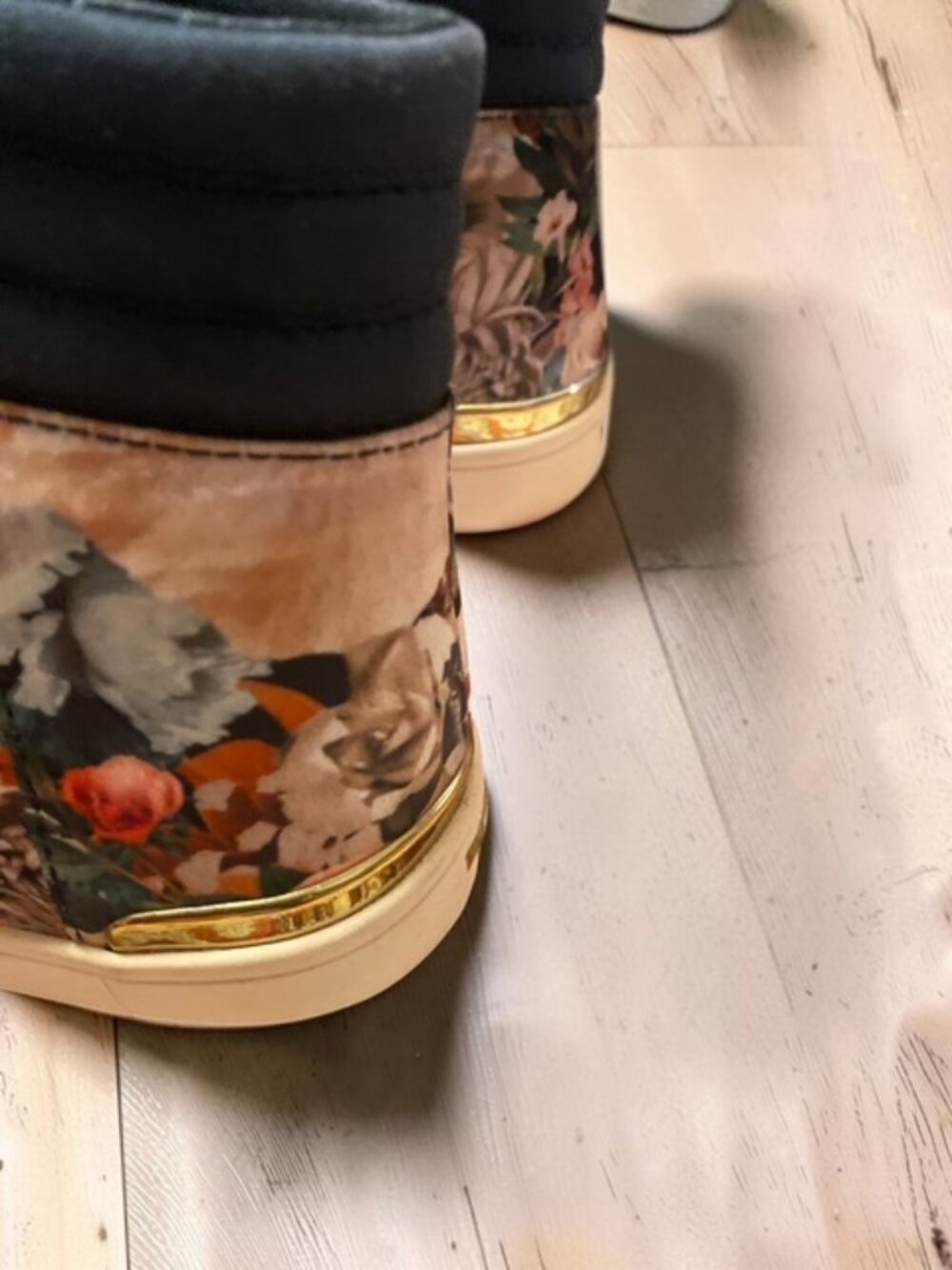 Ted Baker Merip 2 Floral Leather High Top Sneakers Black Multi US 9 - Picture 8 of 11